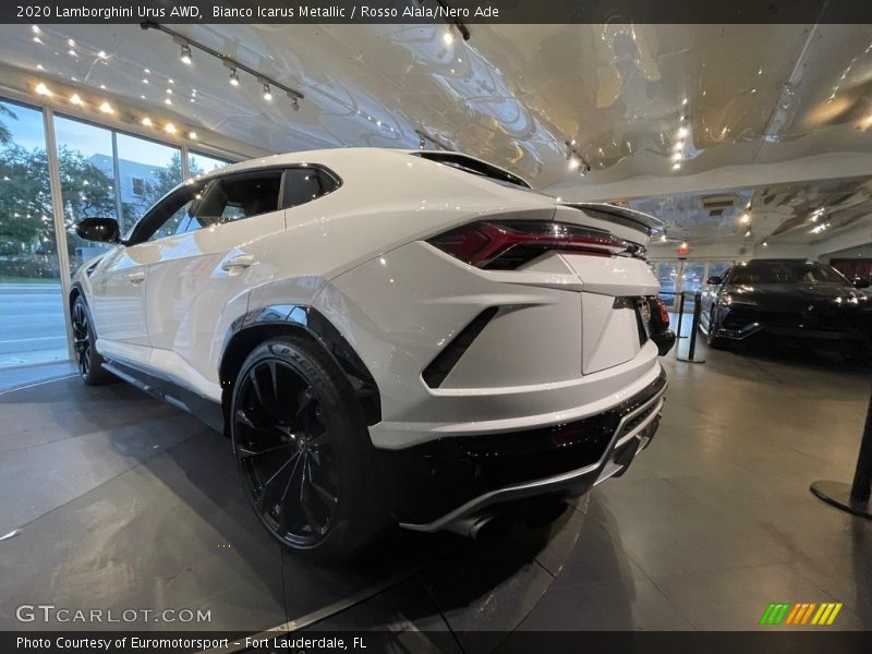 Bianco Icarus Metallic / Rosso Alala/Nero Ade 2020 Lamborghini Urus AWD
