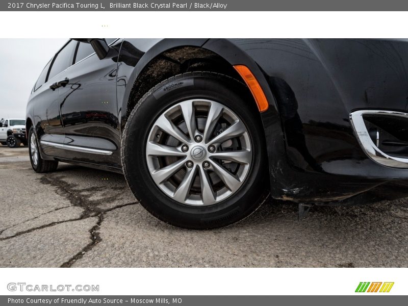 Brilliant Black Crystal Pearl / Black/Alloy 2017 Chrysler Pacifica Touring L