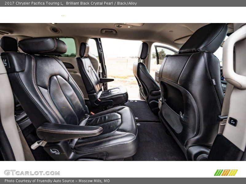 Brilliant Black Crystal Pearl / Black/Alloy 2017 Chrysler Pacifica Touring L