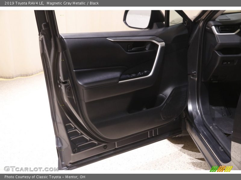 Magnetic Gray Metallic / Black 2019 Toyota RAV4 LE