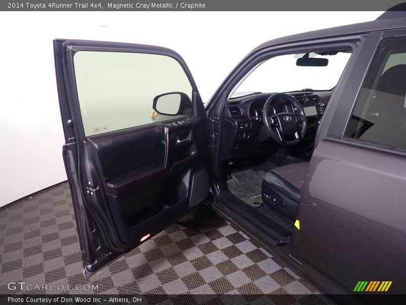 Magnetic Gray Metallic / Graphite 2014 Toyota 4Runner Trail 4x4