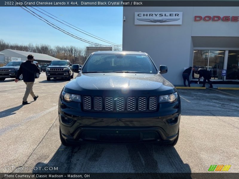 Diamond Black Crystal Pearl / Black 2022 Jeep Grand Cherokee Laredo X 4x4
