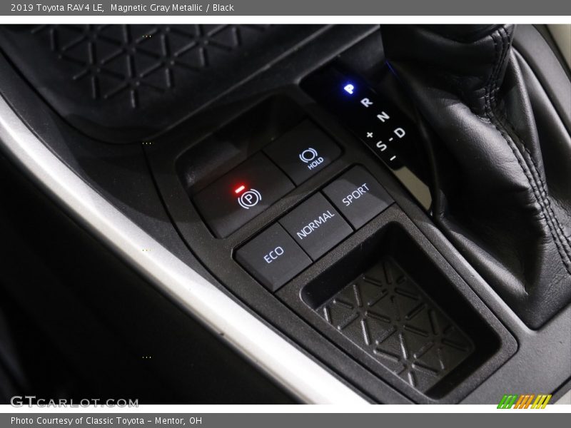 Magnetic Gray Metallic / Black 2019 Toyota RAV4 LE
