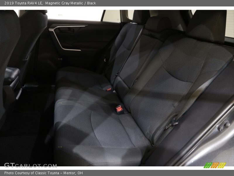 Magnetic Gray Metallic / Black 2019 Toyota RAV4 LE