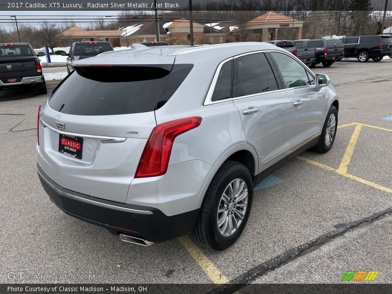 Radiant Silver Metallic / Jet Black 2017 Cadillac XT5 Luxury