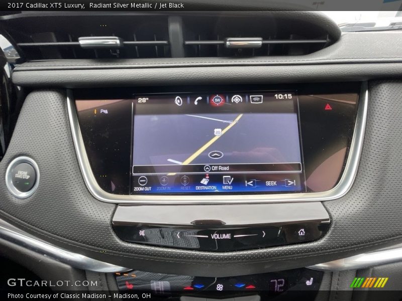 Radiant Silver Metallic / Jet Black 2017 Cadillac XT5 Luxury