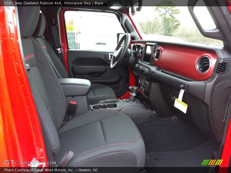 Front Seat of 2022 Gladiator Rubicon 4x4