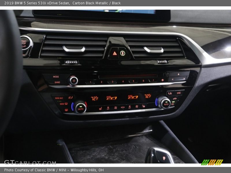 Carbon Black Metallic / Black 2019 BMW 5 Series 530i xDrive Sedan
