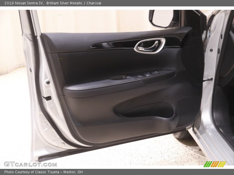 Brilliant Silver Metallic / Charcoal 2019 Nissan Sentra SV