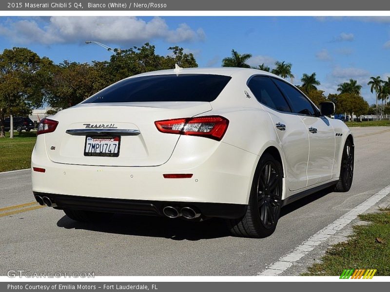 Bianco (White) / Nero/Rosso 2015 Maserati Ghibli S Q4