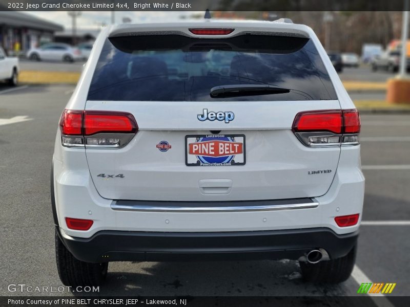 Bright White / Black 2022 Jeep Grand Cherokee Limited 4x4