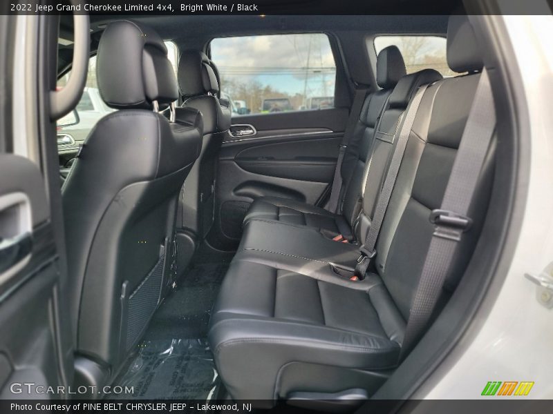 Bright White / Black 2022 Jeep Grand Cherokee Limited 4x4