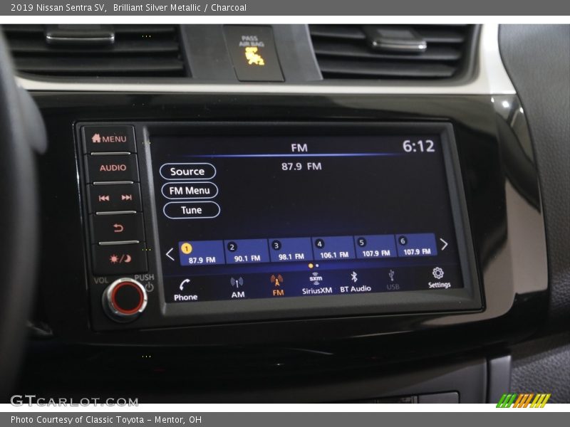 Brilliant Silver Metallic / Charcoal 2019 Nissan Sentra SV