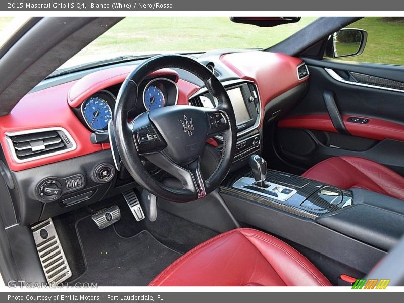 Front Seat of 2015 Ghibli S Q4