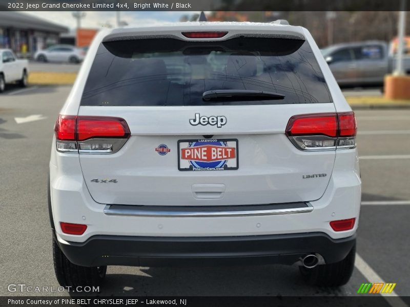 Bright White / Black 2022 Jeep Grand Cherokee Limited 4x4