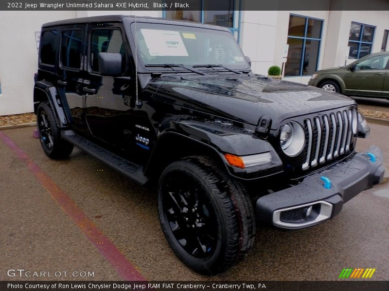 Front 3/4 View of 2022 Wrangler Unlimited Sahara 4XE Hybrid
