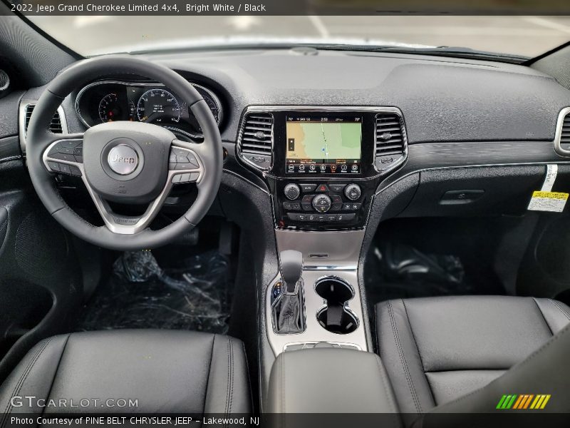 Dashboard of 2022 Grand Cherokee Limited 4x4