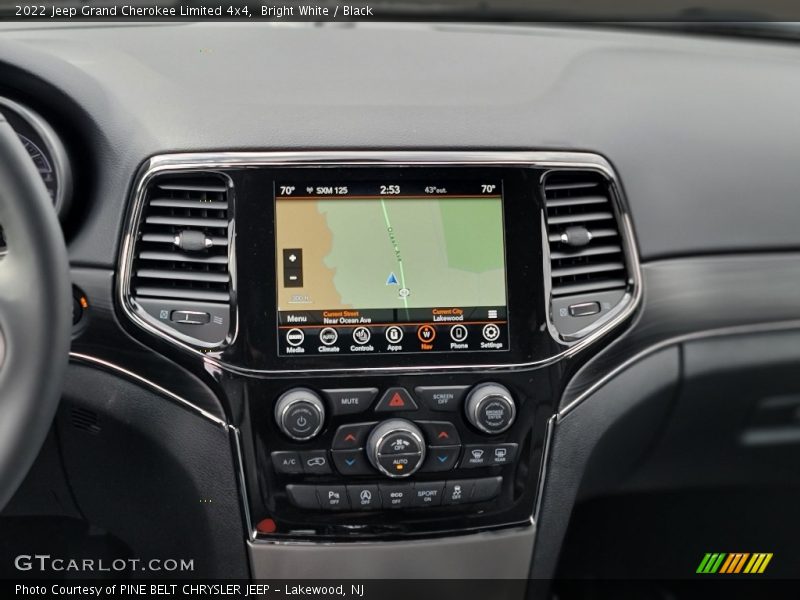 Controls of 2022 Grand Cherokee Limited 4x4