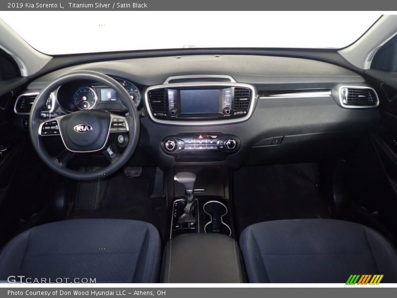 Titanium Silver / Satin Black 2019 Kia Sorento L