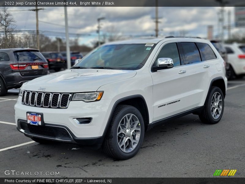 Bright White / Black 2022 Jeep Grand Cherokee Limited 4x4