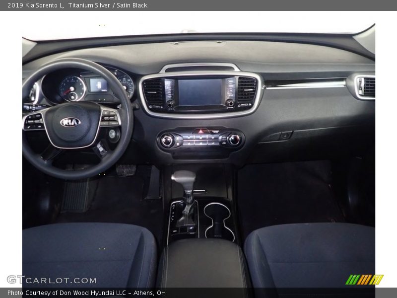 Titanium Silver / Satin Black 2019 Kia Sorento L