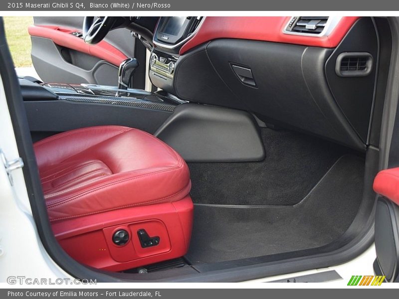 Bianco (White) / Nero/Rosso 2015 Maserati Ghibli S Q4
