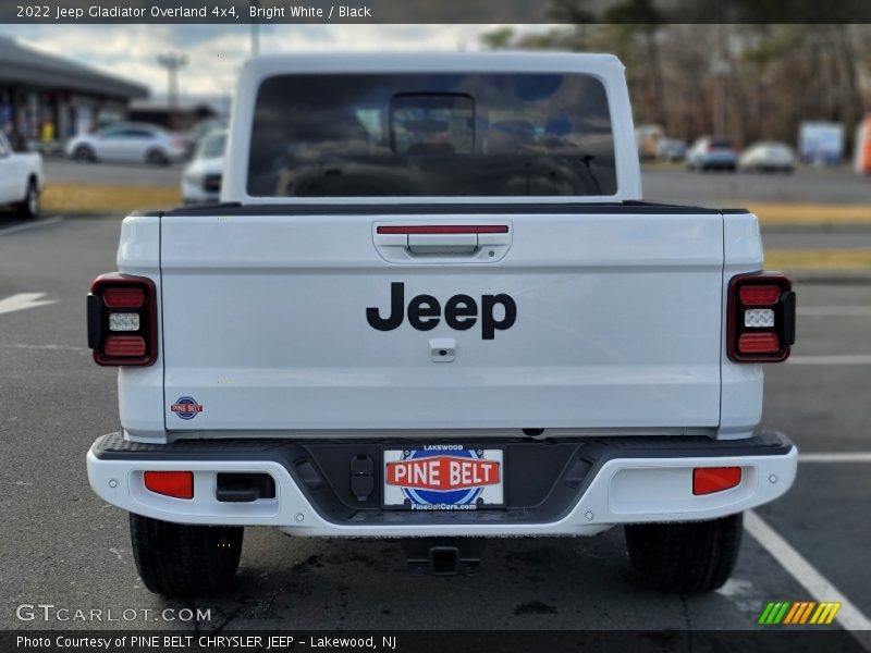 Bright White / Black 2022 Jeep Gladiator Overland 4x4