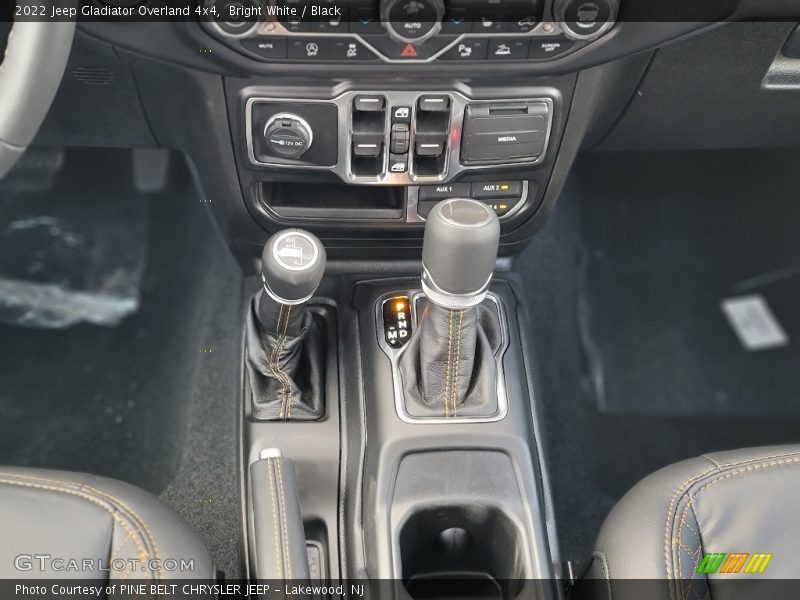 Bright White / Black 2022 Jeep Gladiator Overland 4x4