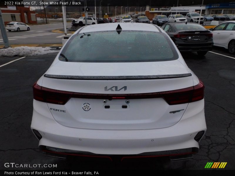 Snow White Pearl / Black 2022 Kia Forte GT