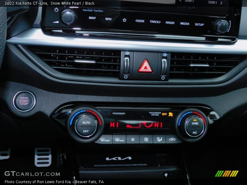 Snow White Pearl / Black 2022 Kia Forte GT-Line