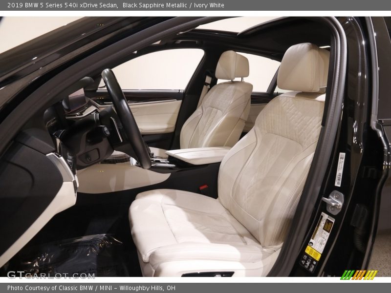 Black Sapphire Metallic / Ivory White 2019 BMW 5 Series 540i xDrive Sedan