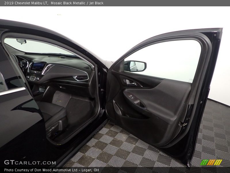 Mosaic Black Metallic / Jet Black 2019 Chevrolet Malibu LT