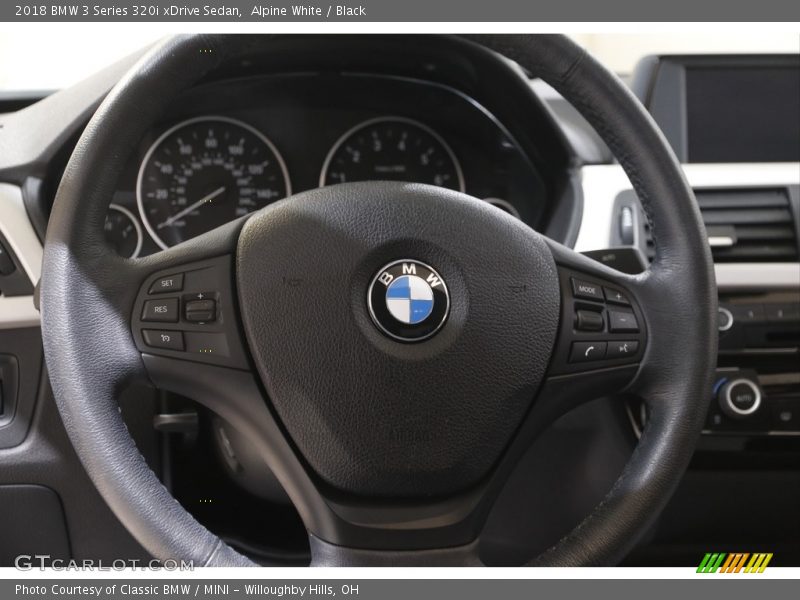 Alpine White / Black 2018 BMW 3 Series 320i xDrive Sedan