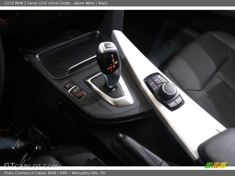 Alpine White / Black 2018 BMW 3 Series 320i xDrive Sedan