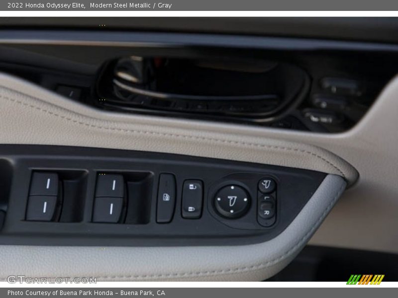 Modern Steel Metallic / Gray 2022 Honda Odyssey Elite
