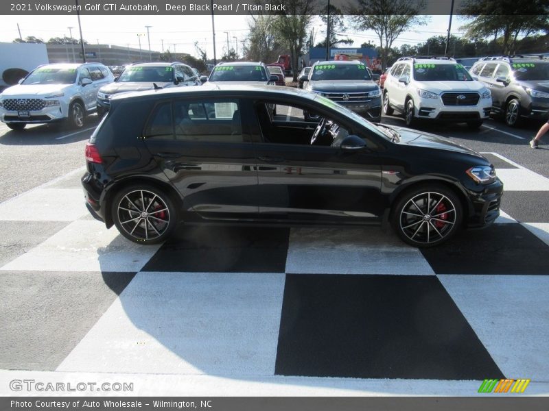 Deep Black Pearl / Titan Black 2021 Volkswagen Golf GTI Autobahn