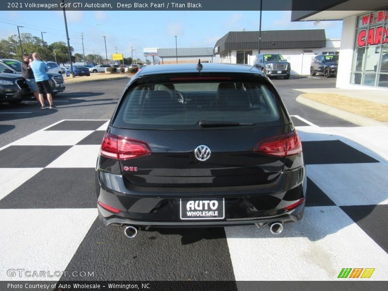 Deep Black Pearl / Titan Black 2021 Volkswagen Golf GTI Autobahn