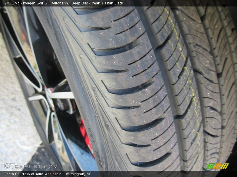 Deep Black Pearl / Titan Black 2021 Volkswagen Golf GTI Autobahn