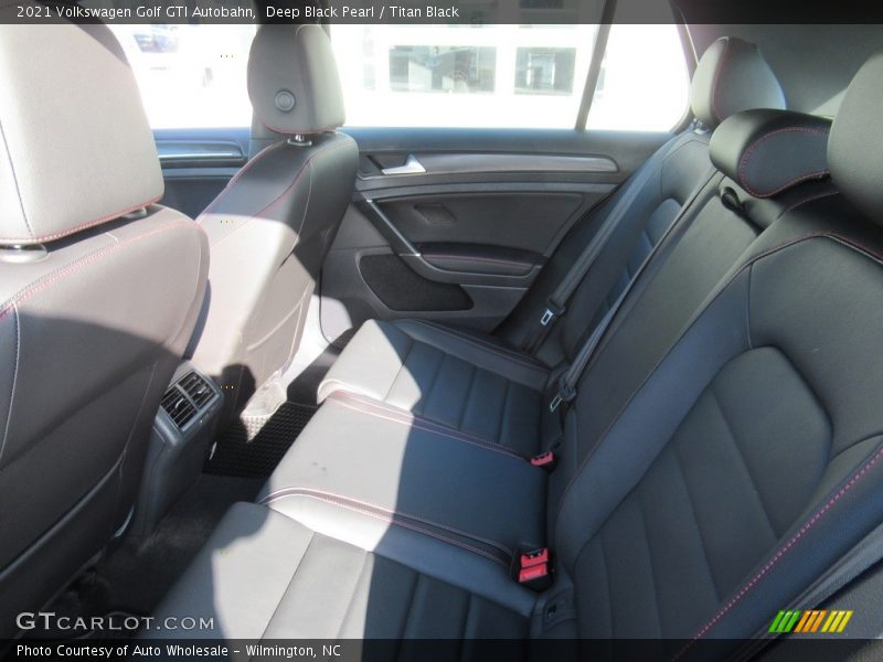 Deep Black Pearl / Titan Black 2021 Volkswagen Golf GTI Autobahn