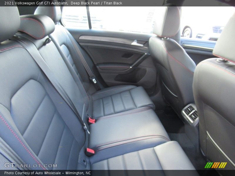 Deep Black Pearl / Titan Black 2021 Volkswagen Golf GTI Autobahn