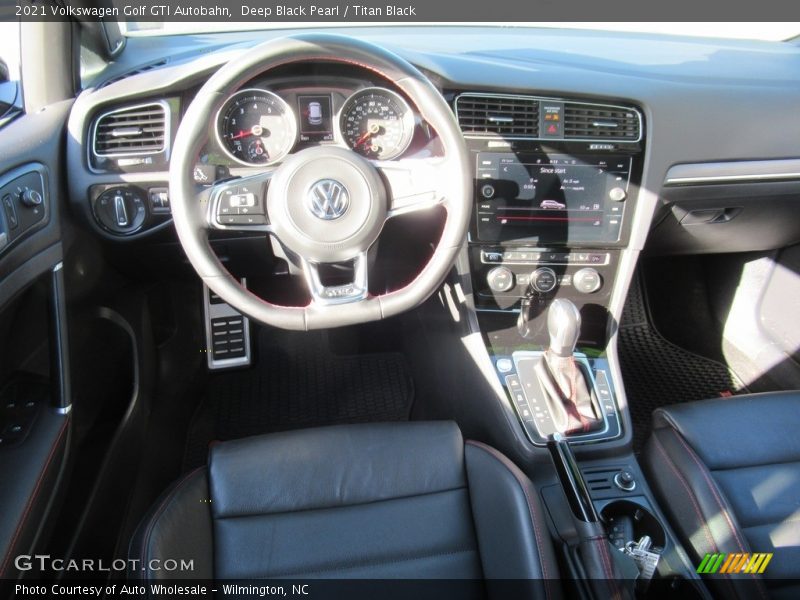 Deep Black Pearl / Titan Black 2021 Volkswagen Golf GTI Autobahn