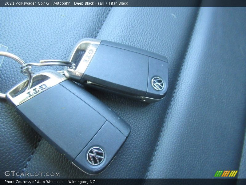 Deep Black Pearl / Titan Black 2021 Volkswagen Golf GTI Autobahn