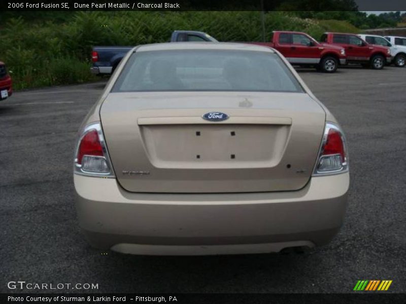 Dune Pearl Metallic / Charcoal Black 2006 Ford Fusion SE
