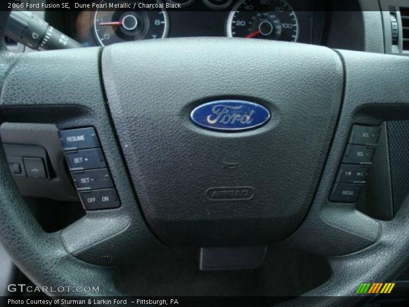 Dune Pearl Metallic / Charcoal Black 2006 Ford Fusion SE