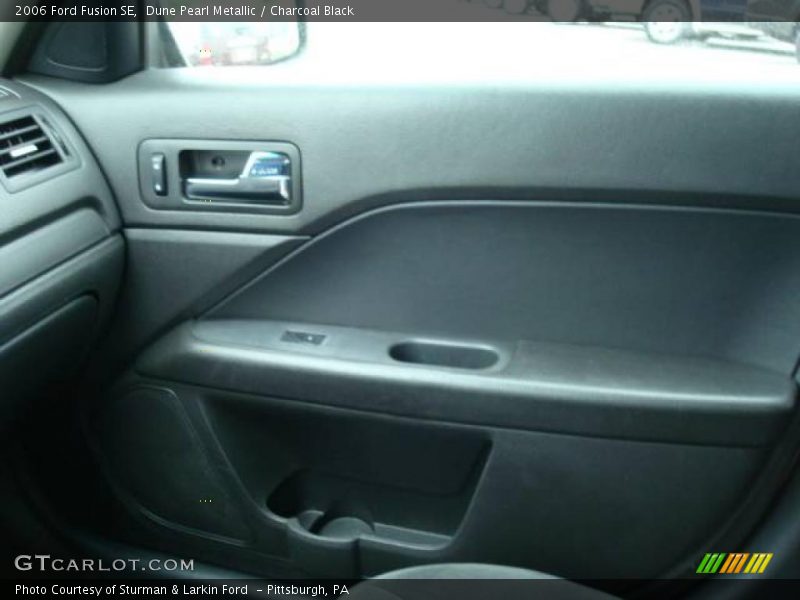 Dune Pearl Metallic / Charcoal Black 2006 Ford Fusion SE