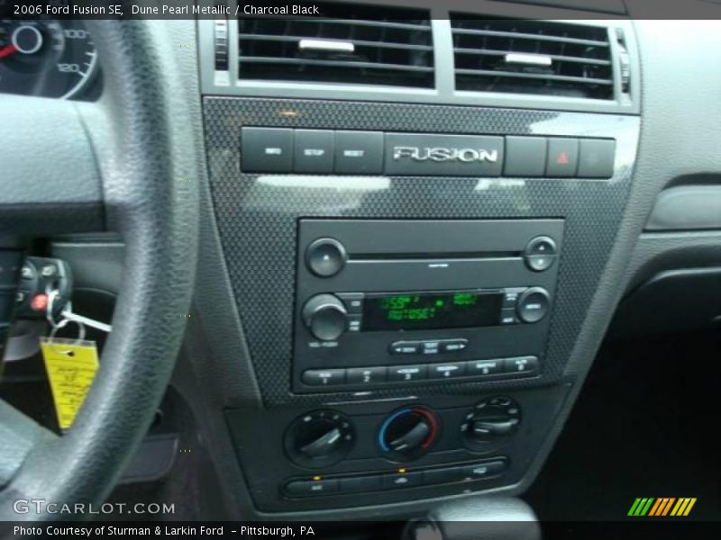 Dune Pearl Metallic / Charcoal Black 2006 Ford Fusion SE
