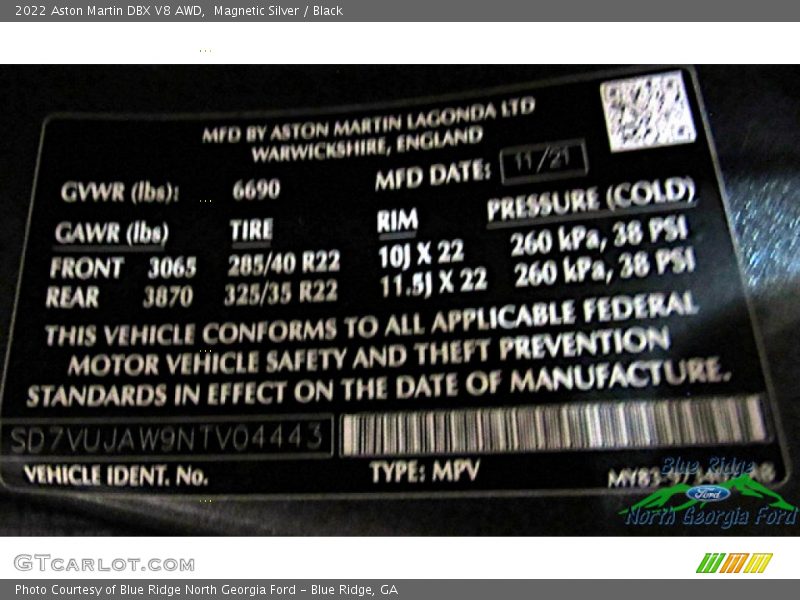 Magnetic Silver / Black 2022 Aston Martin DBX V8 AWD