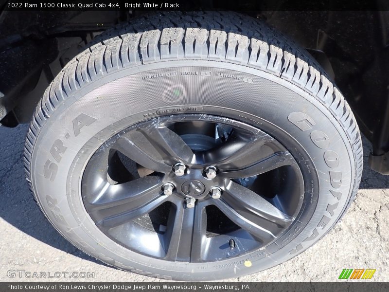 Bright White / Black 2022 Ram 1500 Classic Quad Cab 4x4