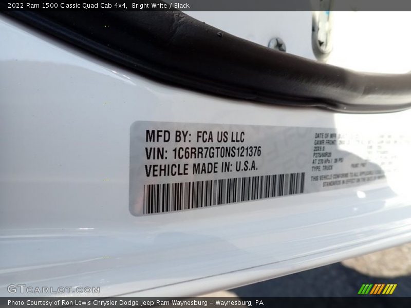 Bright White / Black 2022 Ram 1500 Classic Quad Cab 4x4