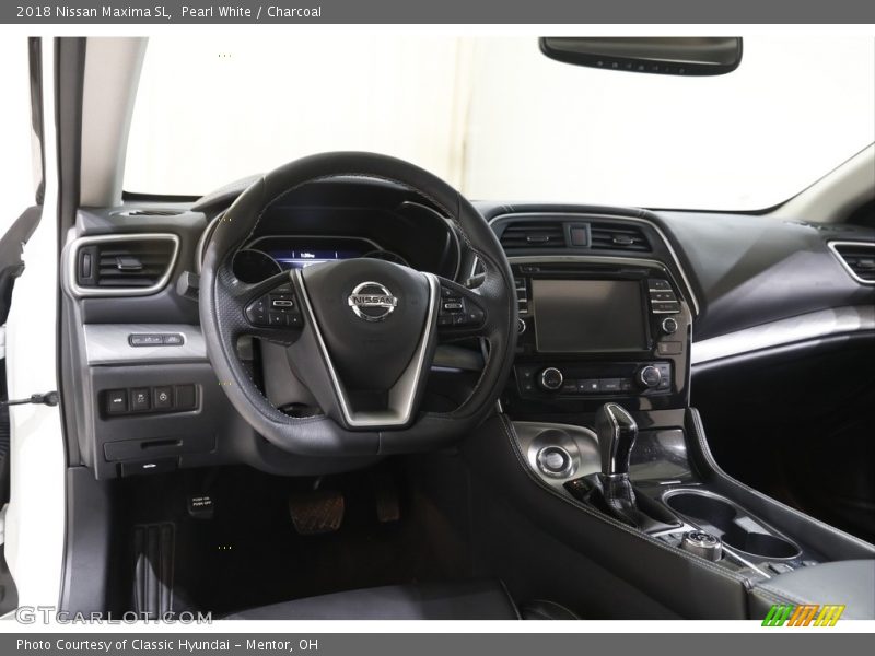 Pearl White / Charcoal 2018 Nissan Maxima SL